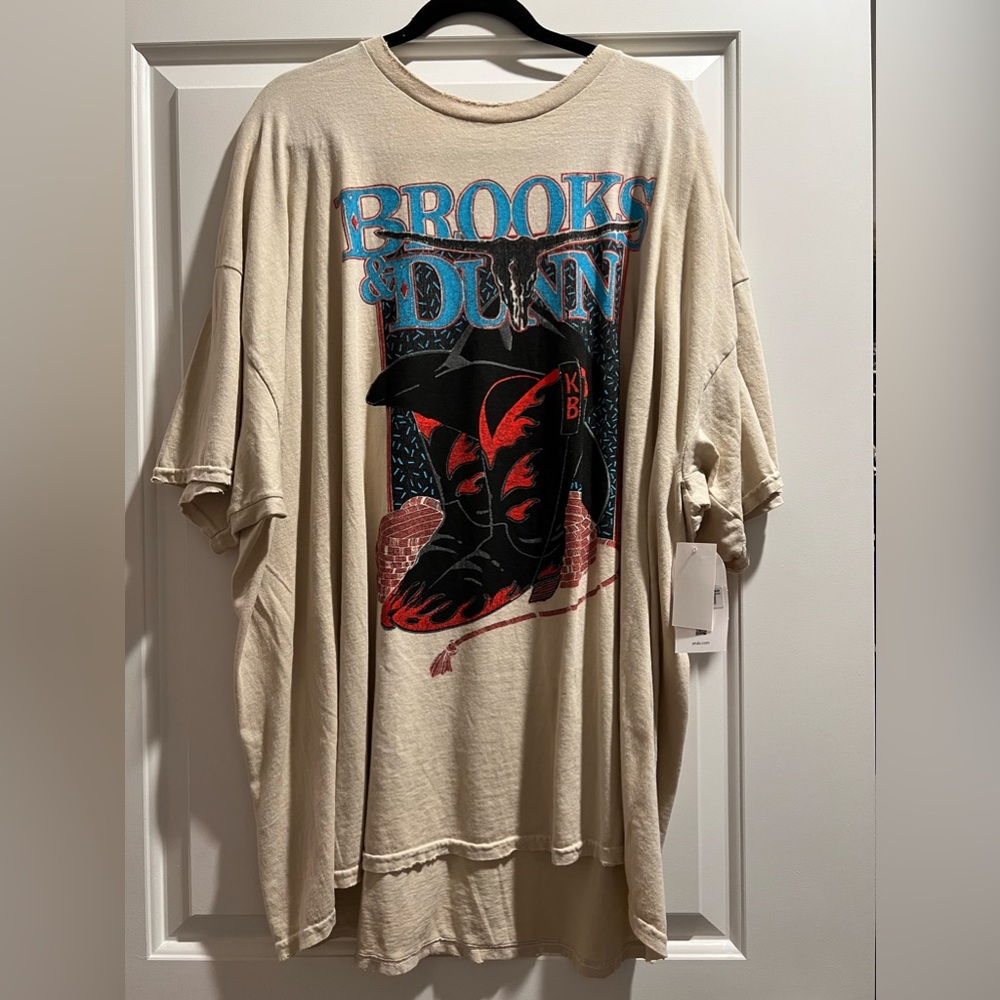 Arula Oversized Band Tee